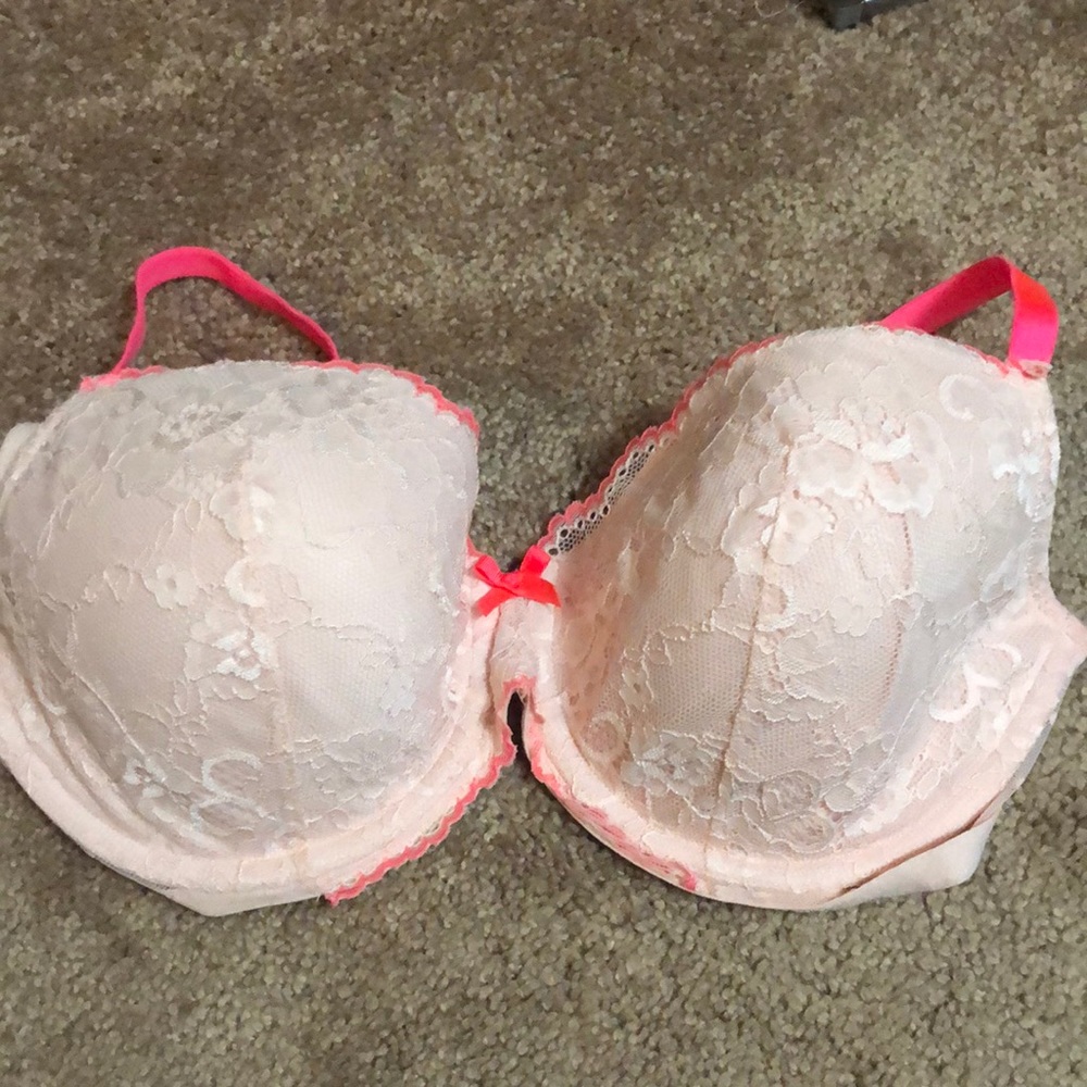 Lacy push-up bra